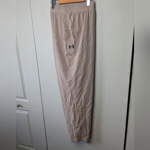 UNDER ARMOUR Fitted Active Pants Size 4XL Beige Color With Pockets